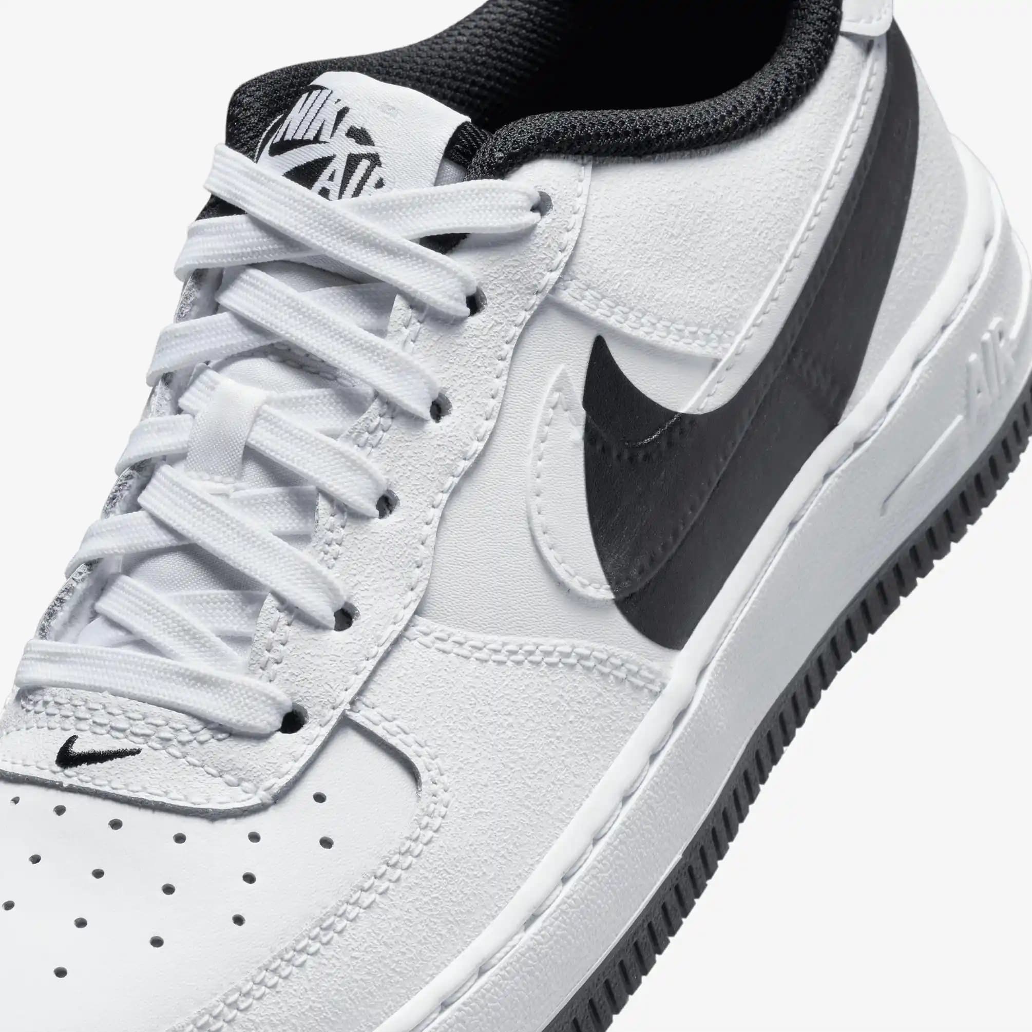Nike Air Force Erkek Çocuk Ayakkabıları: Şıklık ve Konforun Birlikte Sunulduğu Modeller