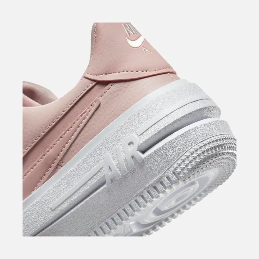 Nike Air Force Kadın Spor Ayakkabılarıyla Günlük Şıklık ve Konforun Buluşması