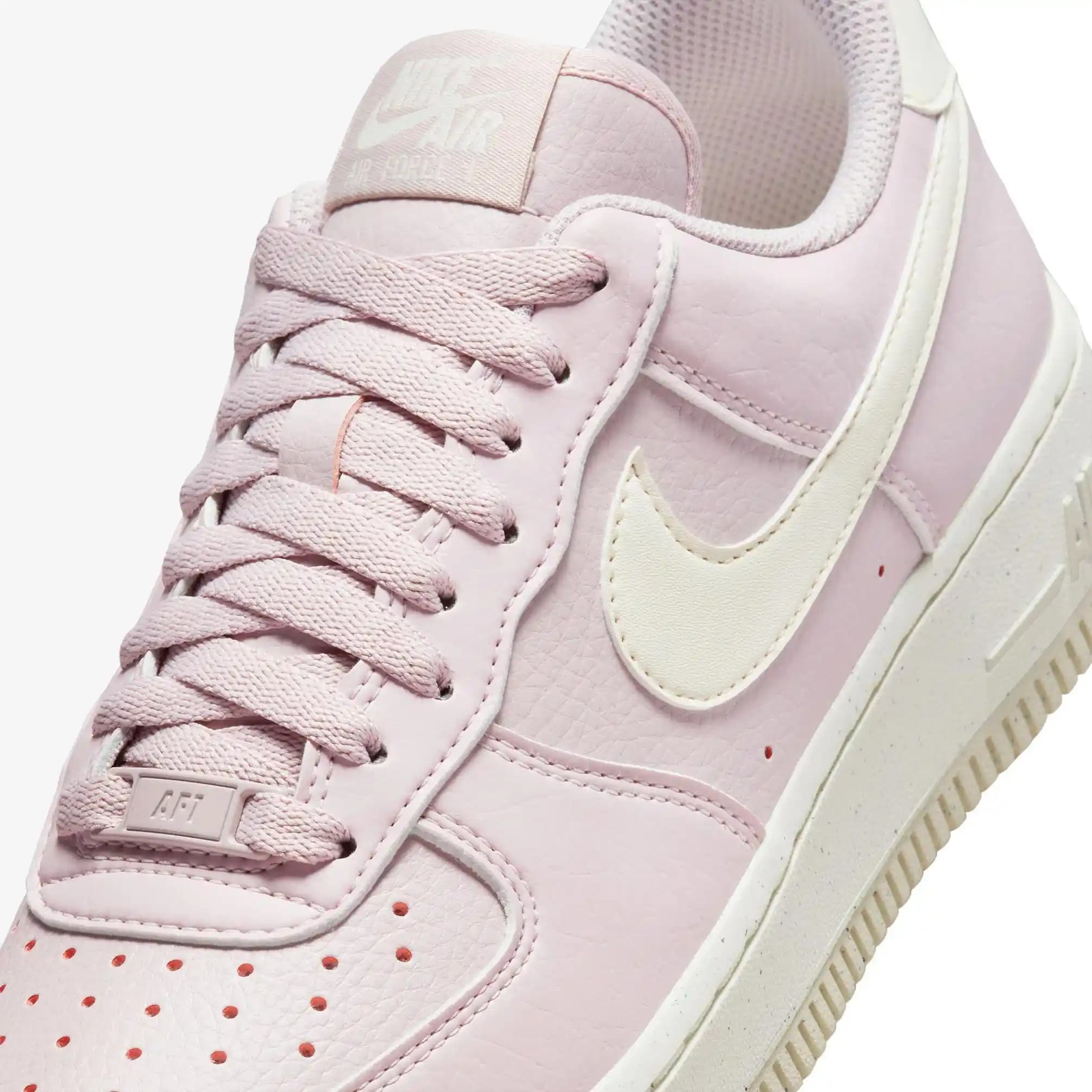 Nike Air Force Pembe Beyaz Modelleri: Günlük ve Şık Kombinler İçin En İyi Seçenekler