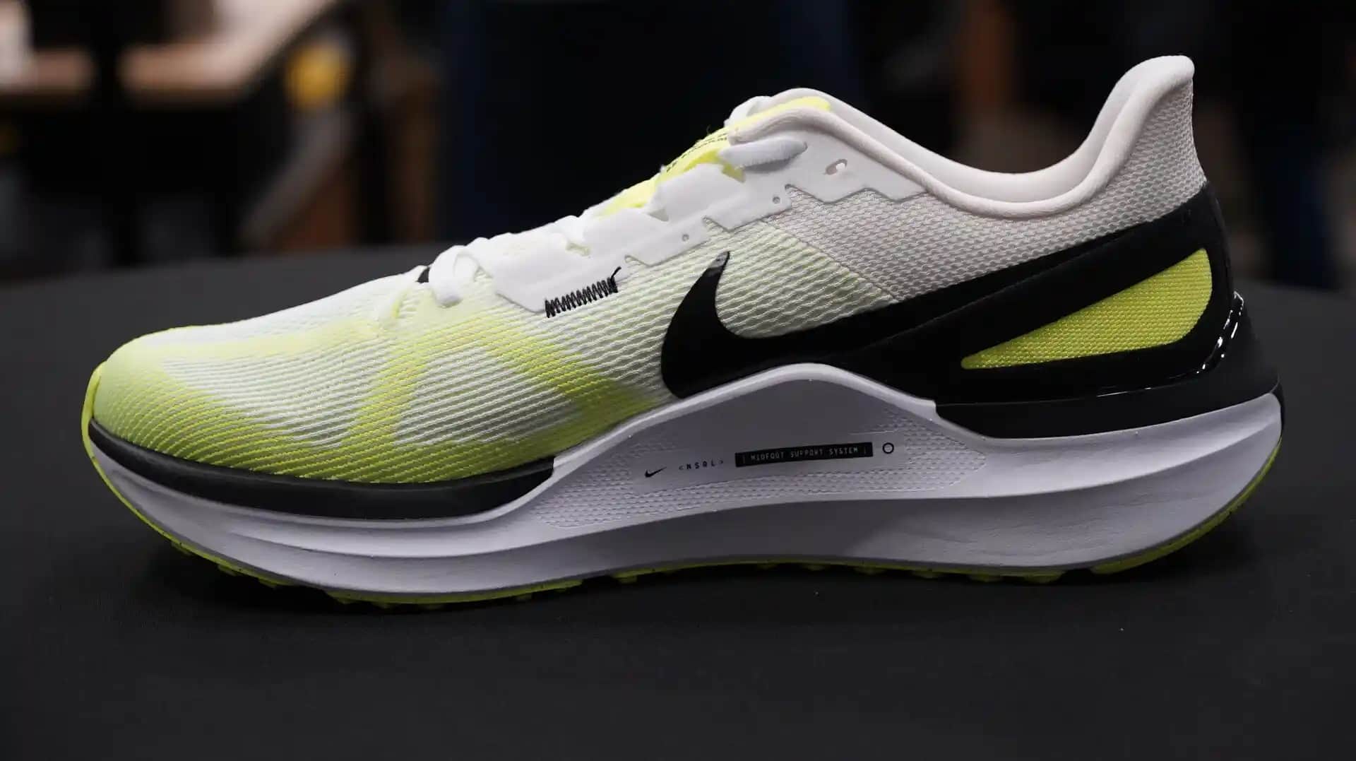 Nike Air Zoom Structure: Performans ve Konfor Sunan Günlük ve Spor Amaçlı Ayakkabı