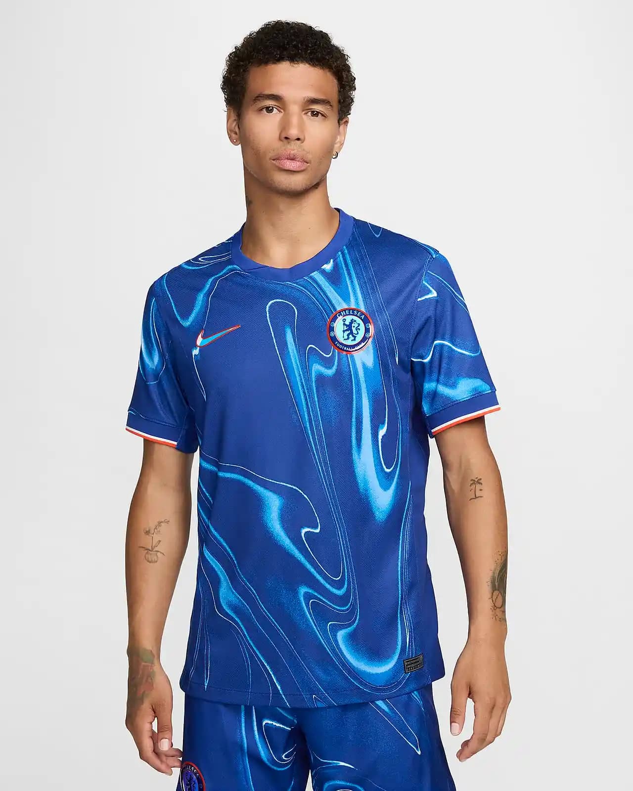 Nike Chelsea: Spor ve Şıklığın Bir Arada Sunulduğu Modern Ayakkabı Modelleri