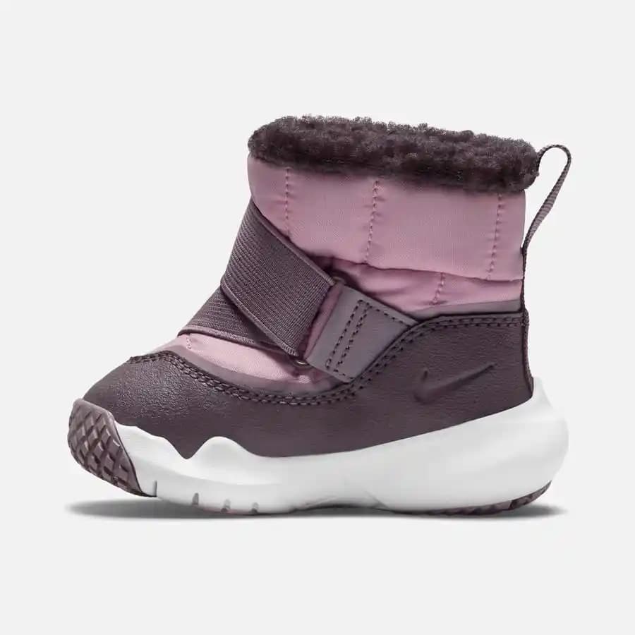 Nike Erkek Bebek Botları: Konfor ve Şıklığın Modern Birleşimi