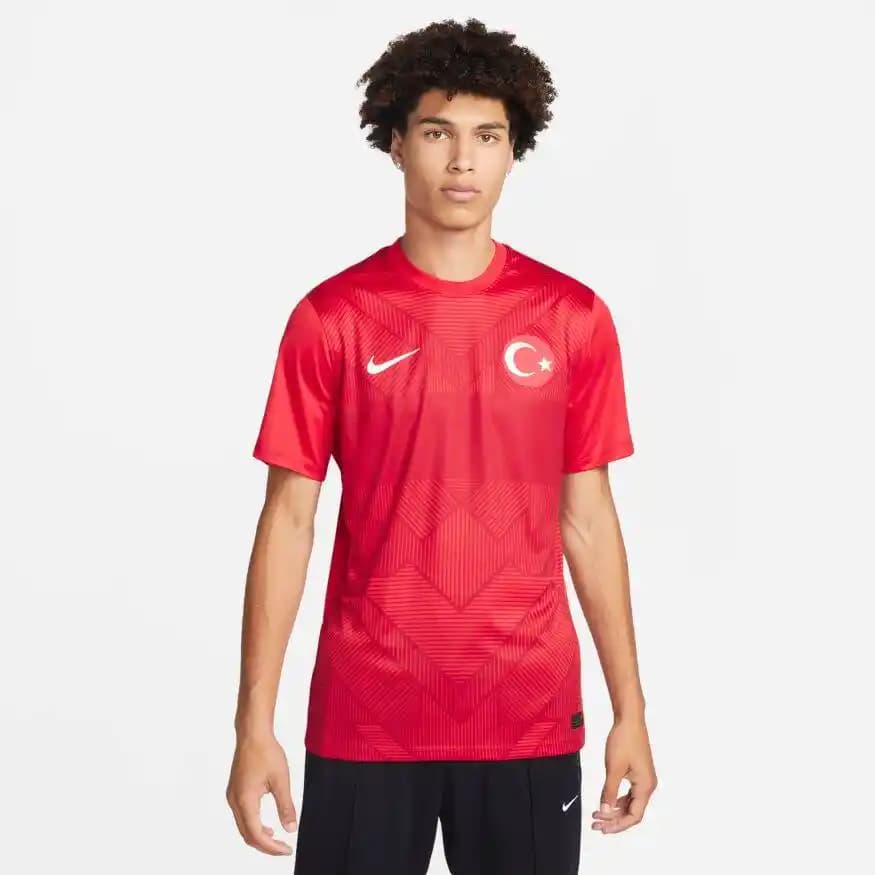 Nike Forma Modelleri ve Spor Giyim Trendleri Hakkında Kapsamlı Bilgi