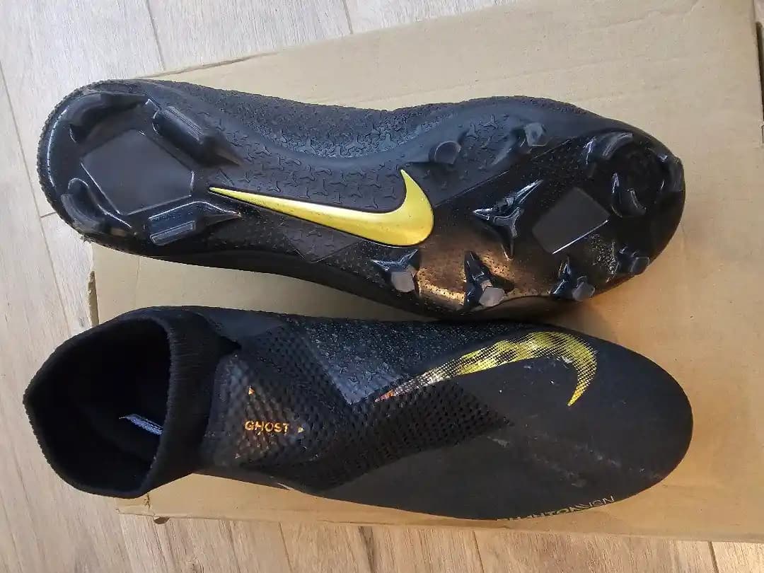 Nike Ghost Kramponları: Futbol Performansını Artıran Yenilikçi ve Şık Seçenekler