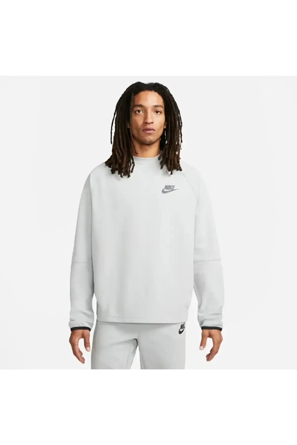 Nike Gri Sweat: Konfor ve Şıklığın Modern ve Çok Yönlü Kombinasyonları