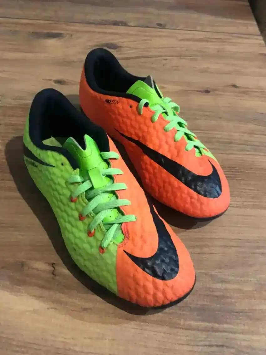 Nike Orijinal Kramponlar: Performans ve Şıklık İçin En İyi Seçenekler