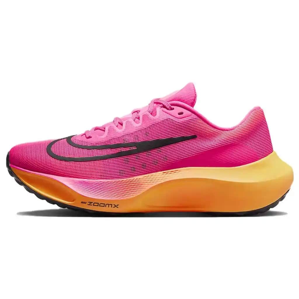 Nike Pembe ve Turuncu Spor Ayakkabıları: Renkli ve Teknolojik Spor Şıklığı