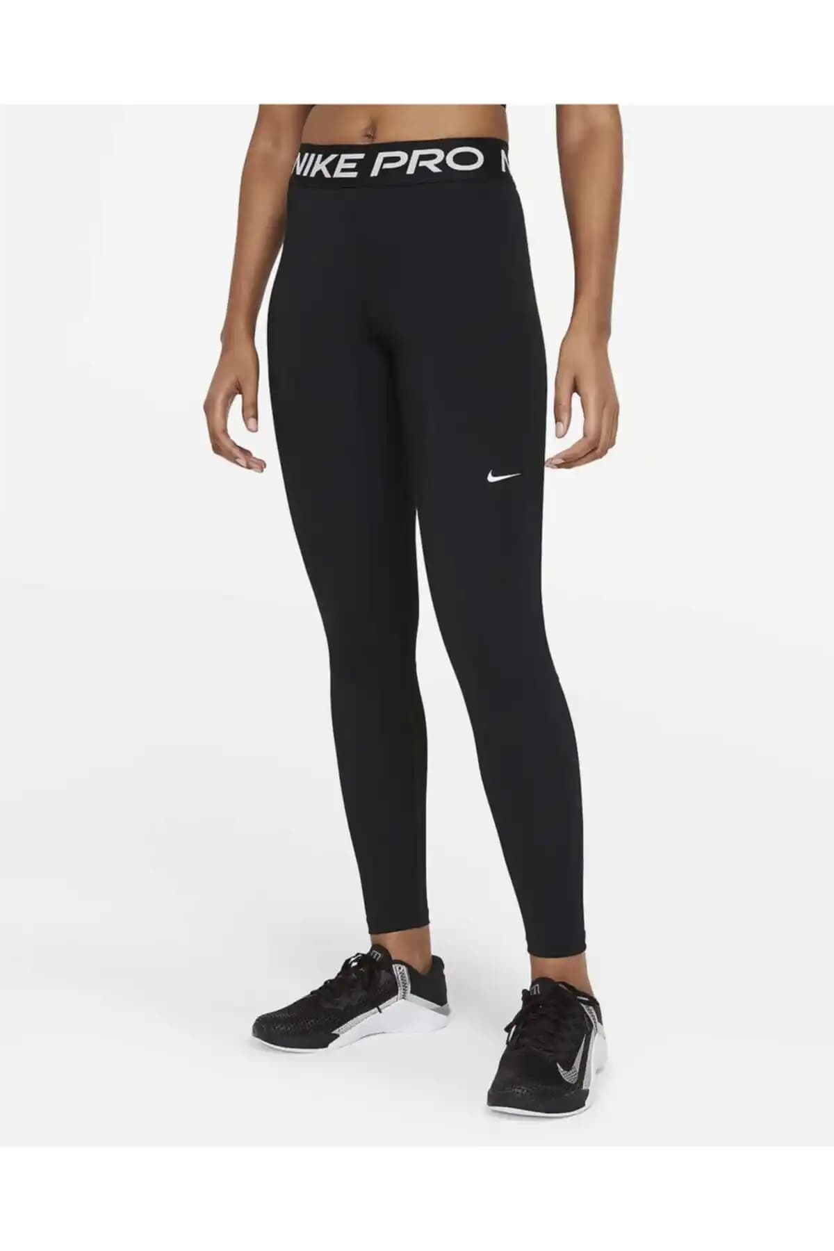 Nike Pro: Performans ve Şıklığı Bir Arada Sunan Modern Spor Giyim Koleksiyonu