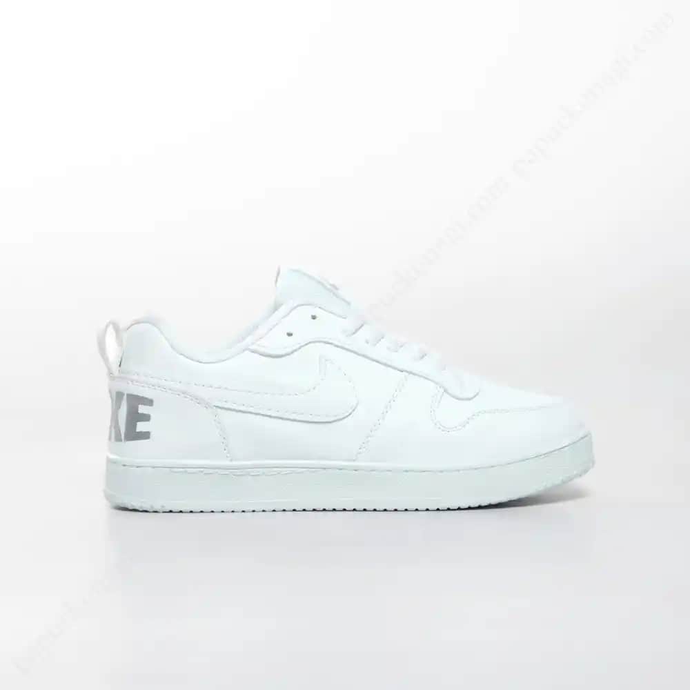 Nike Retro Beyaz Ayakkabılar: Zamansız Şıklık ve Konforun Buluşması