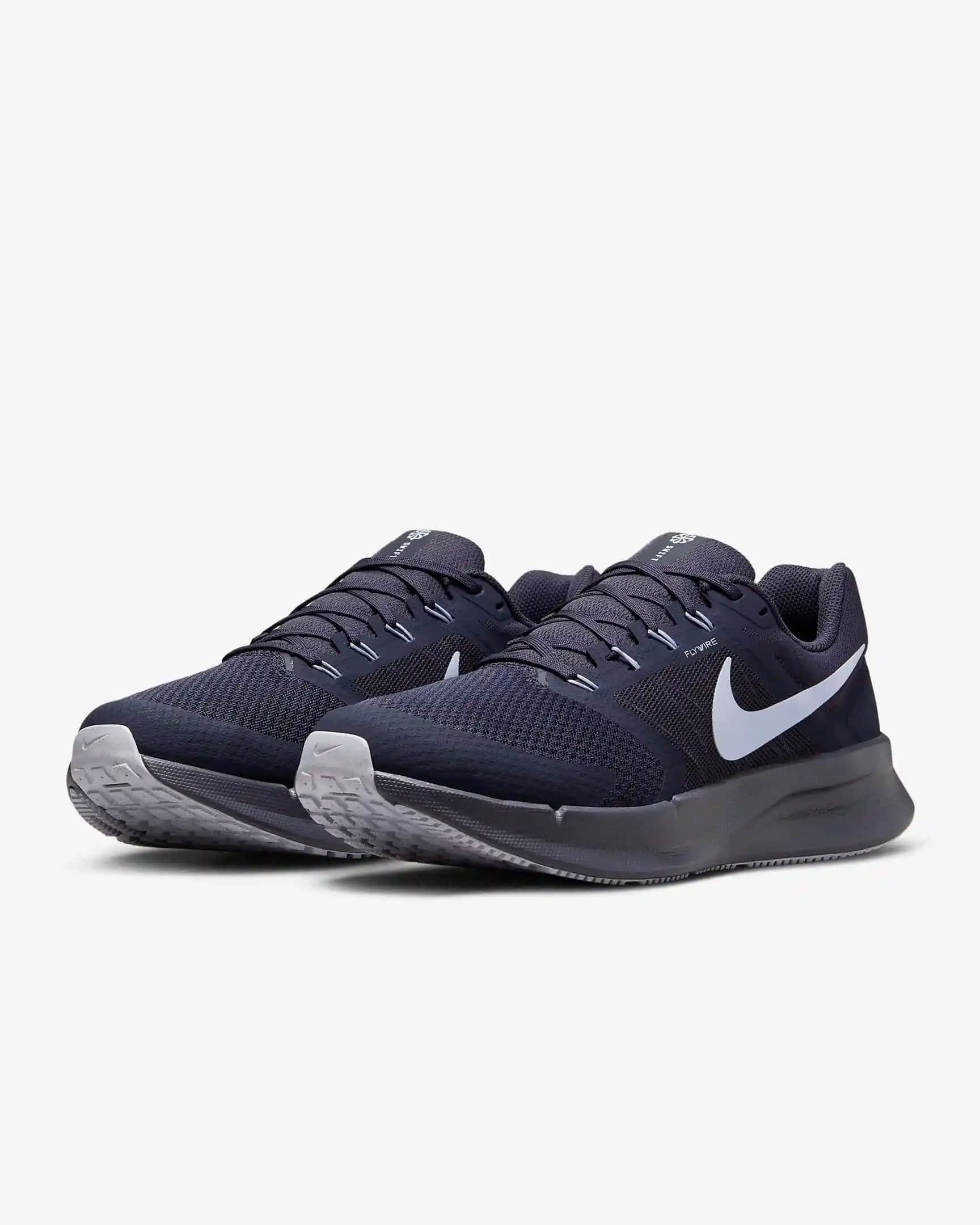 Nike Run Swift 3 Spor ve Günlük Kullanım İçin Uygun Modern Tasarımlı Ayakkabı