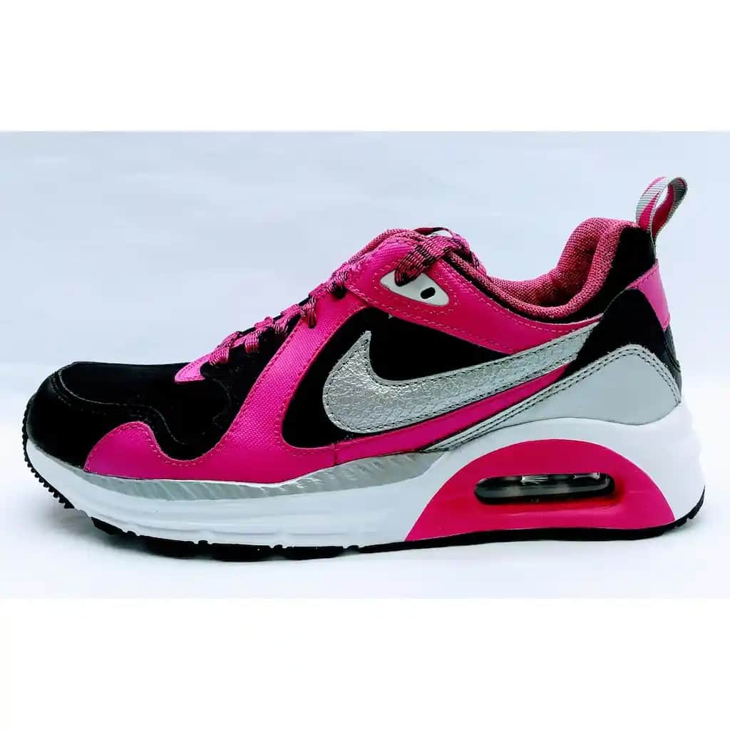 Nike Siyah Pembe Ayakkabılar: Moda ve Konforu Bir Arada Sunan Şık Tasarımlar