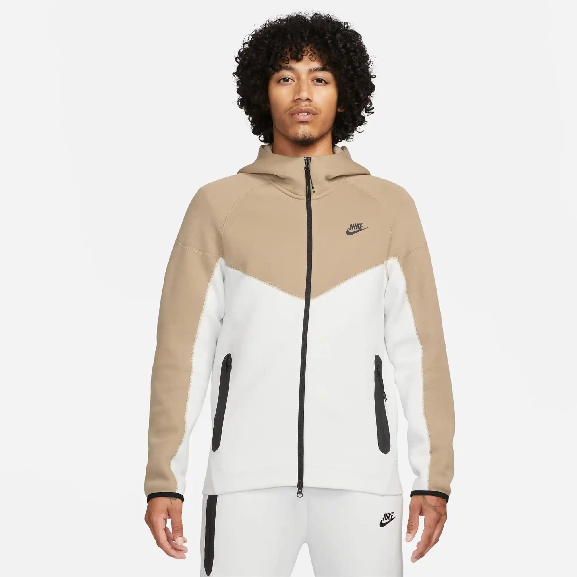 Nike Tech Erkek Giyim ve Aksesuarlar: Modern Şıklık ve Fonksiyonellik Bir Arada