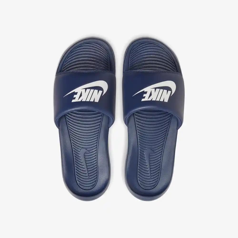 Nike Terlikler: Şıklık ve Konforu Bir Arada Sunan Modern Tasarımlar