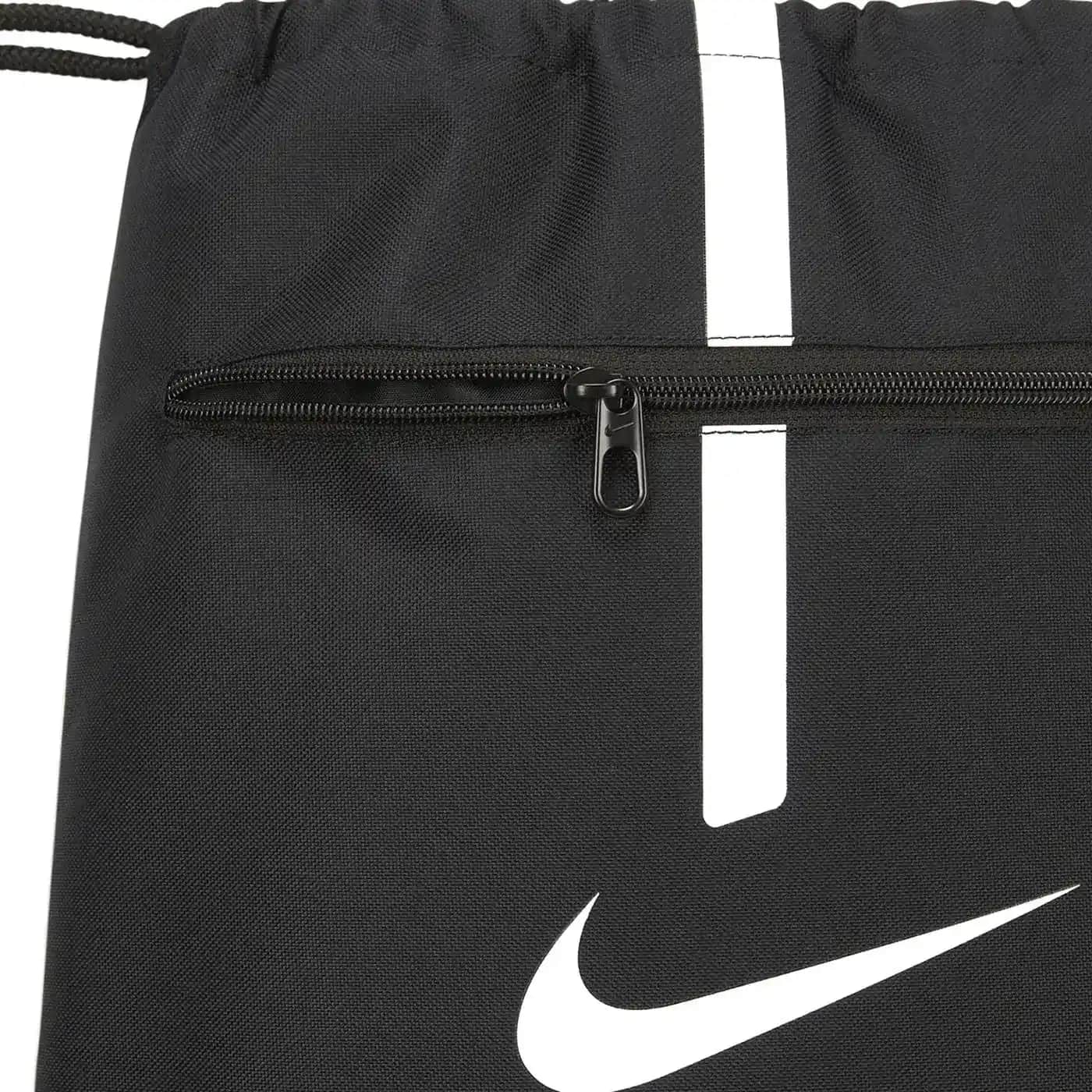 Nike Torba Çanta: Spor ve Günlük Kullanım İçin Dayanıklı ve Şık Tasarım