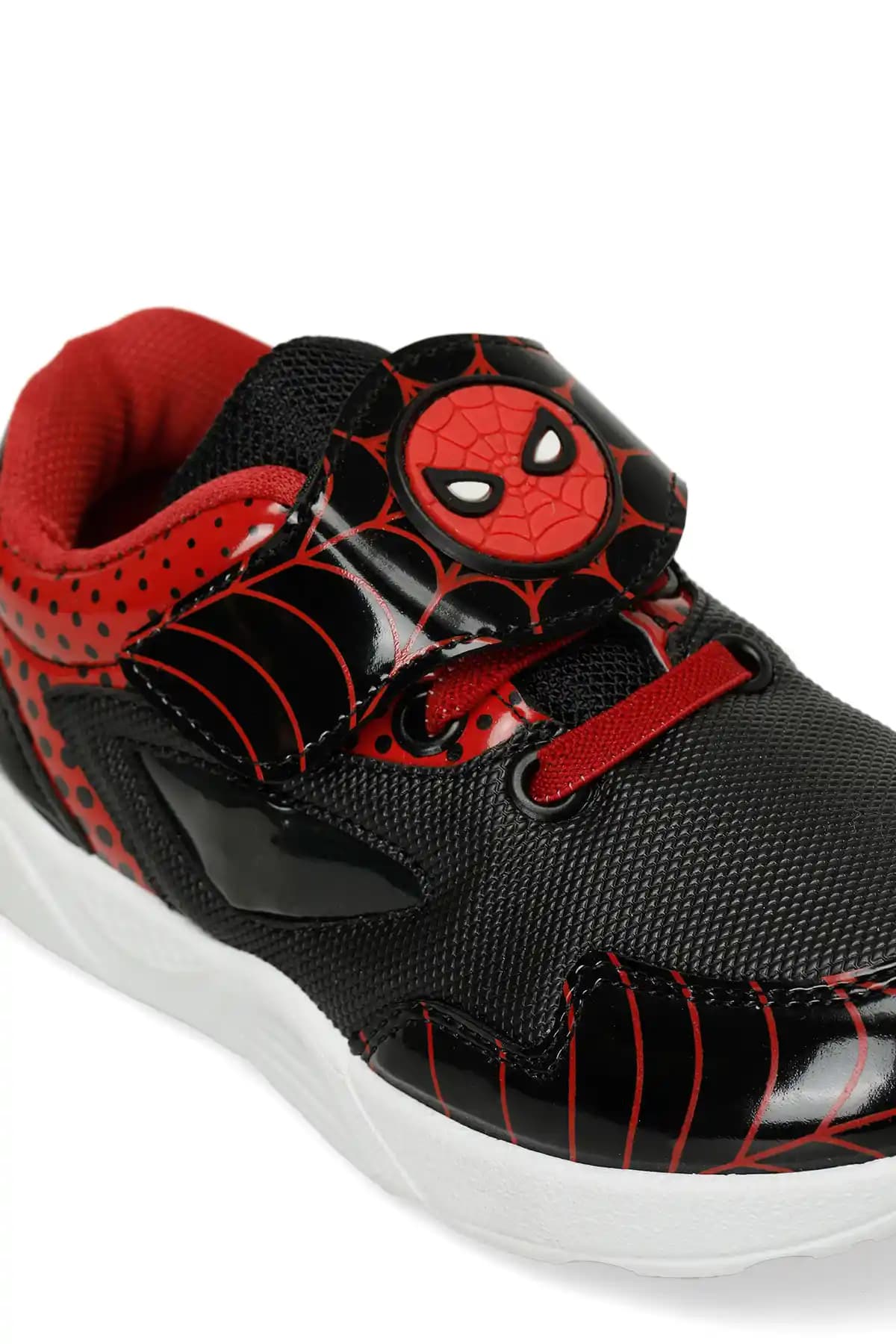 Nike ve Spiderman İşbirliğiyle Tasarlanan Koleksiyonel Spor Ayakkabıları