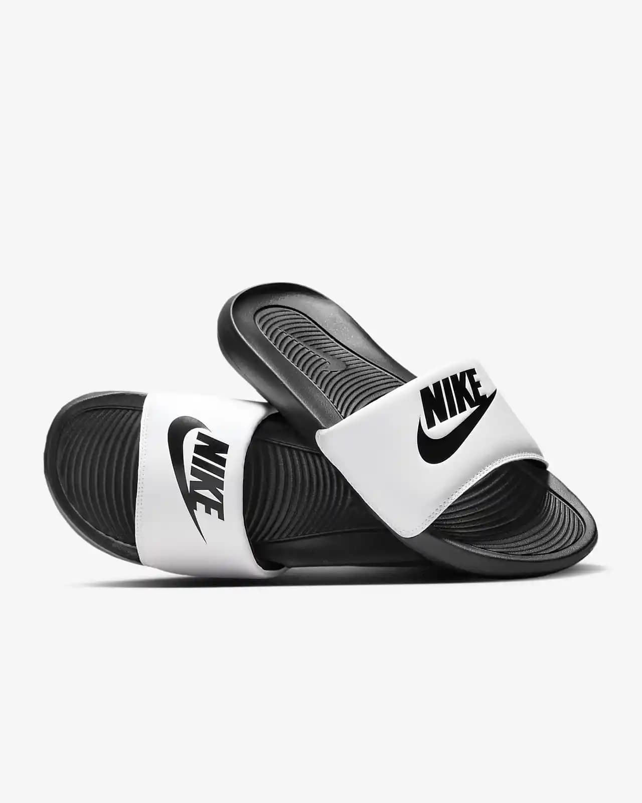 Nike Victori One Slide: Modern Tasarımı ve Konforuyla Yaz Aylarının Favorisi