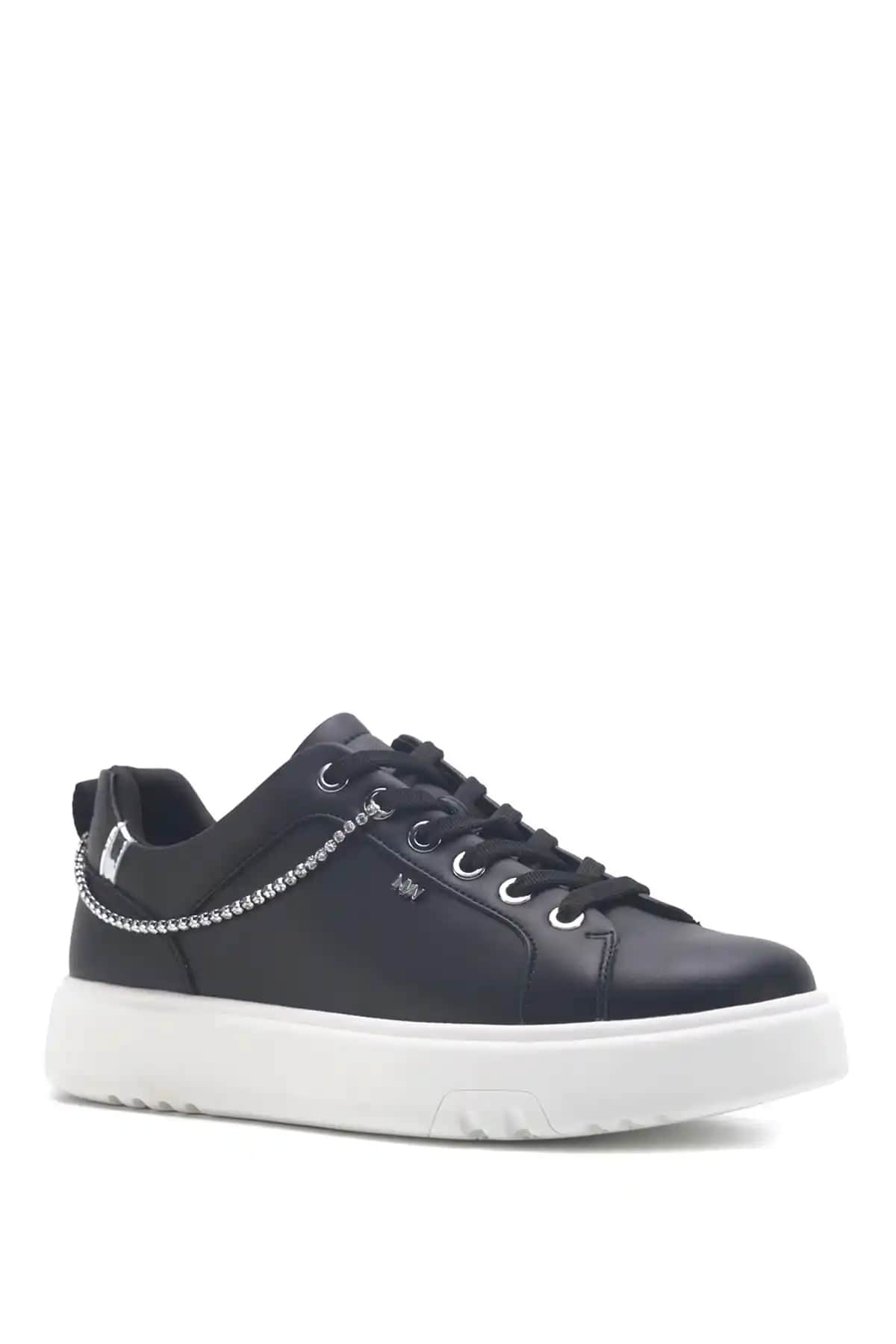 Nine West Siyah Sneaker Modelleri ile Şıklık ve Konforun Mükemmel Buluşması