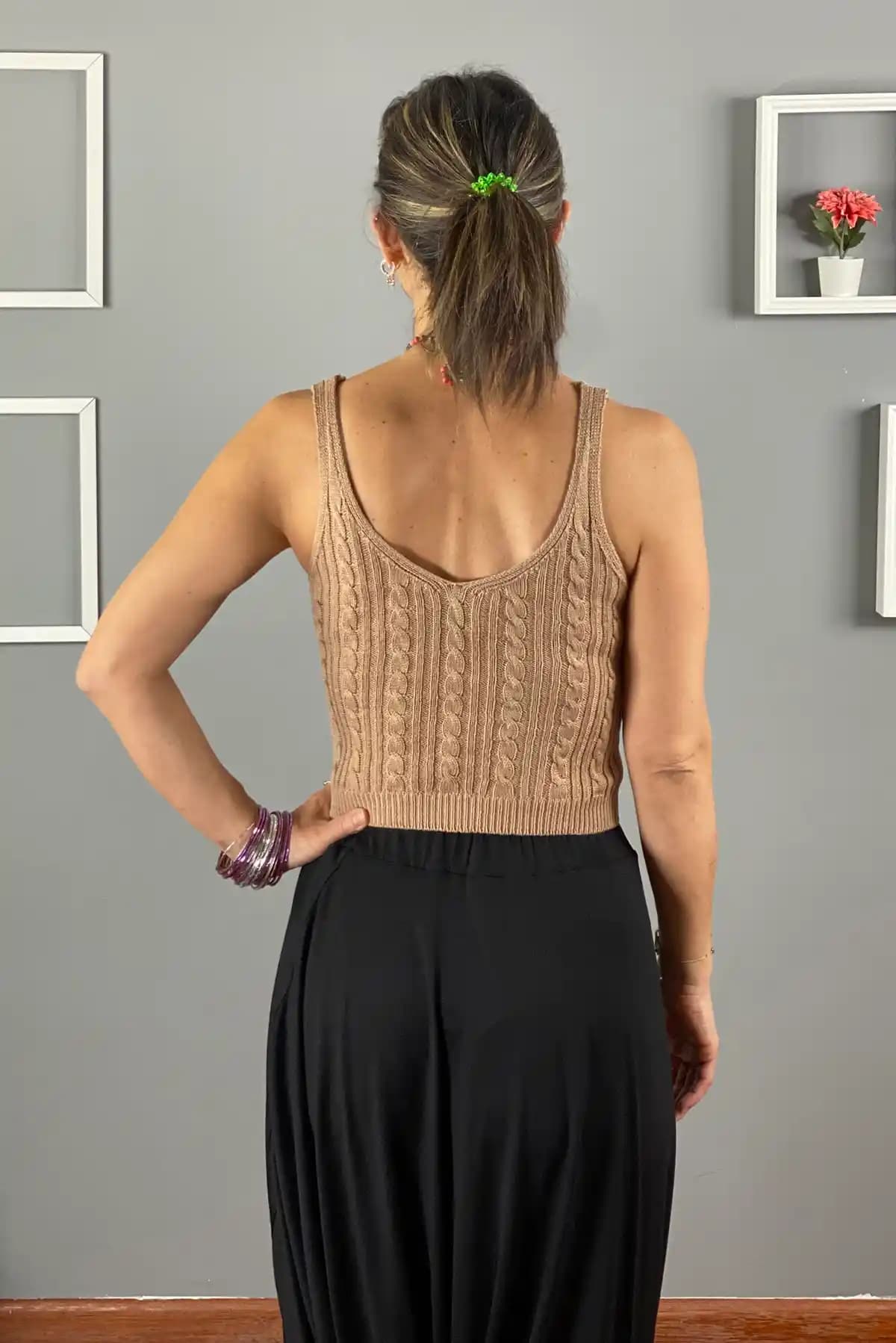 Örgülü Crop Modelleri: Modern Giyim Trendleri ve Kombinasyon İpuçları