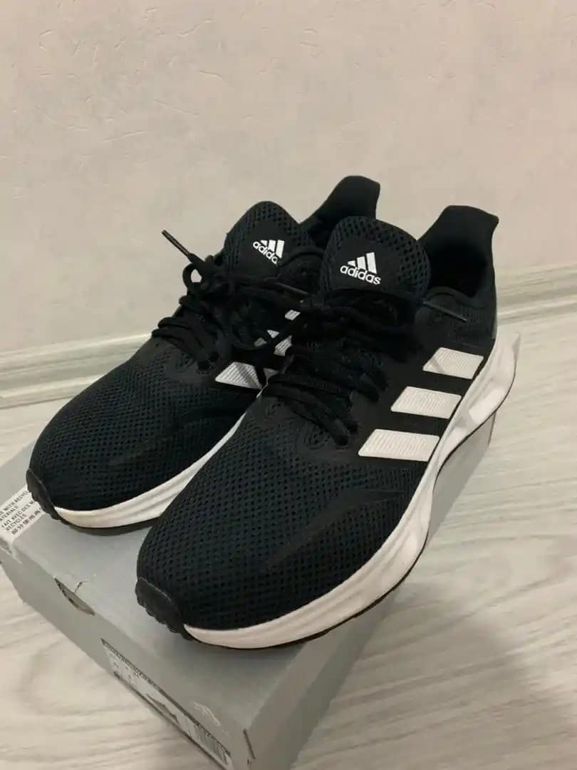 Orijinal Adidas Spor Ayakkabılarıyla Tarzınızı Yükseltin Günlük Kullanım ve Spor İçin En İyi Seçenekler