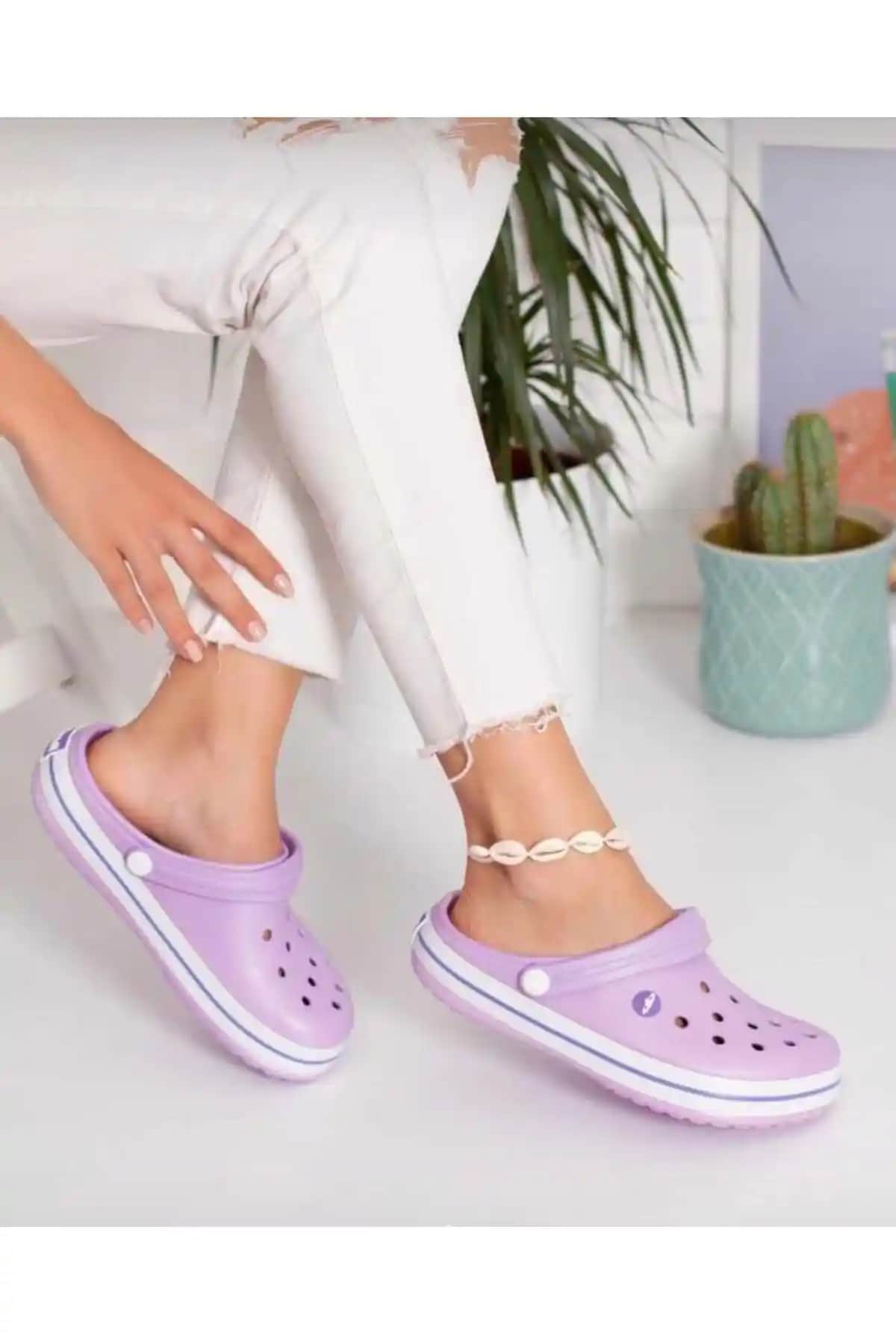 Ortopedik Crocs Terlikler: Sağlıklı ve Konforlu Günlük Kullanım Modelleri