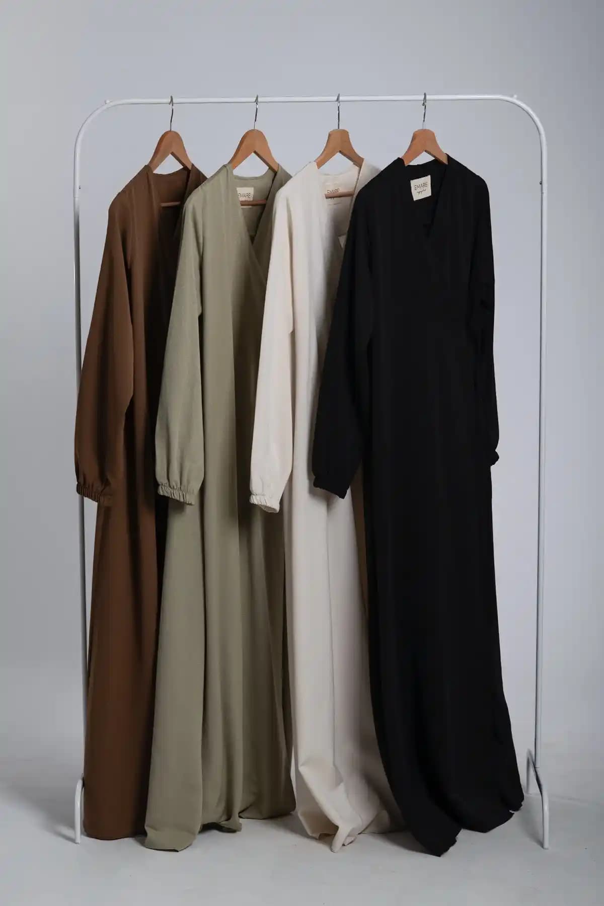 Pamuk ve Keten Ferace: Geleneksel ve Modern Tarzların Şık ve Konforlu Buluşması