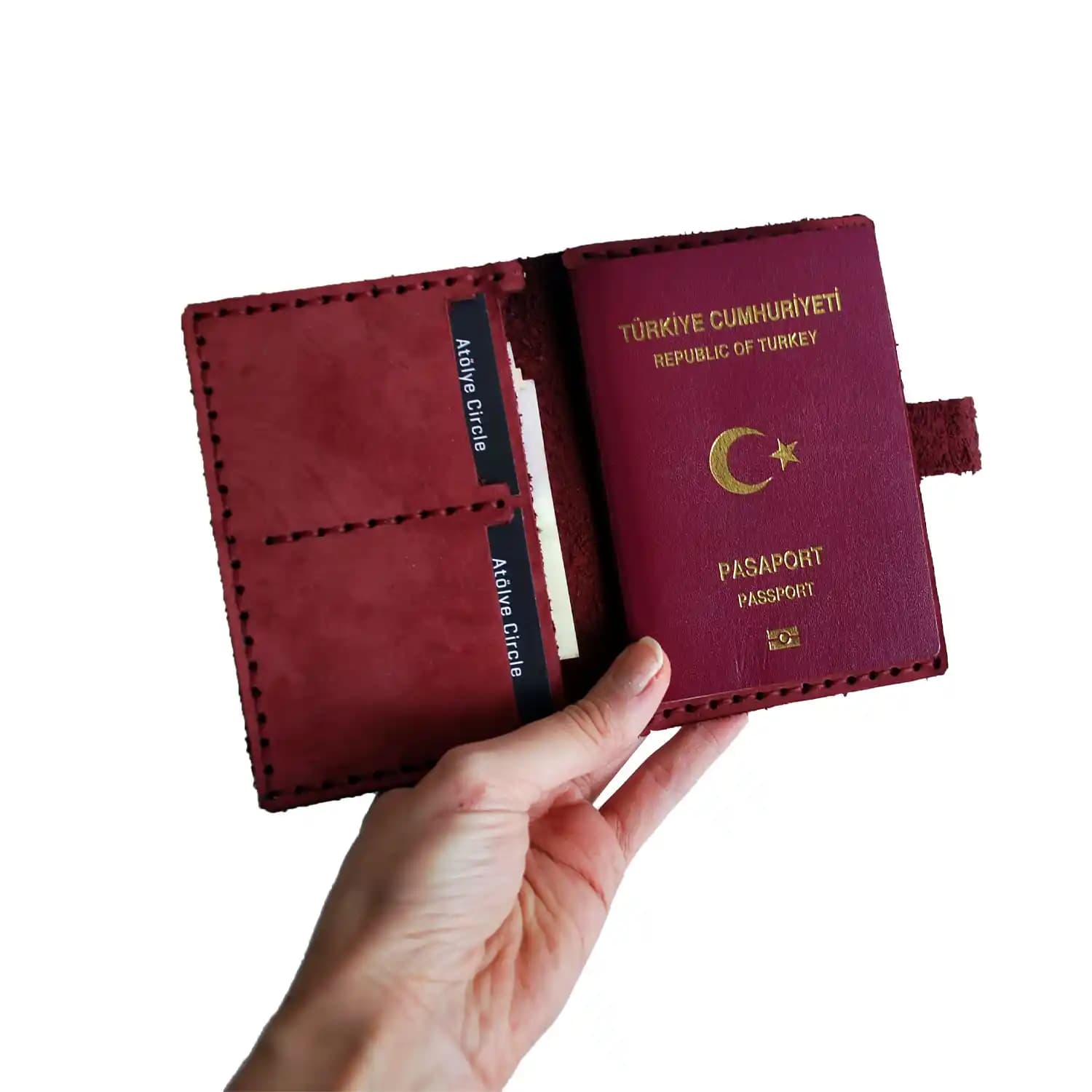 Pasaport Cüzdanlarıyla Şıklık ve Fonksiyonelliği Bir Arada Yansıtan Trendler