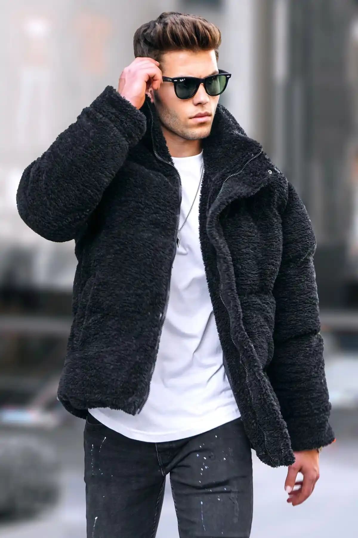 Peluş Erkek Modası: Konfor ve Şıklığın Modern Erkekler İçin Güncel Trendleri