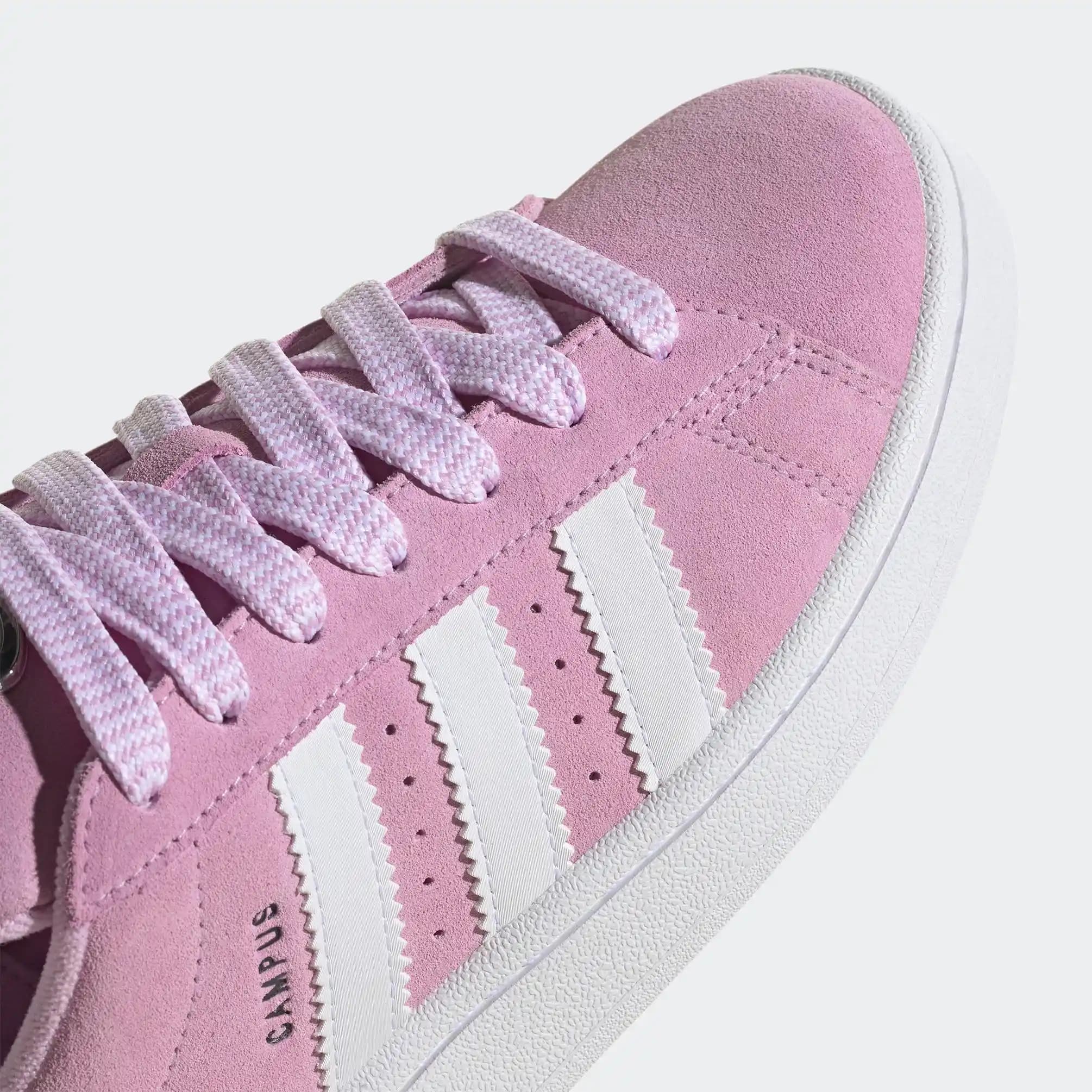 Pembe Adidas Ayakkabılar: Moda ve Stil İçin Renkli Seçenekler ve Kombin İpuçları