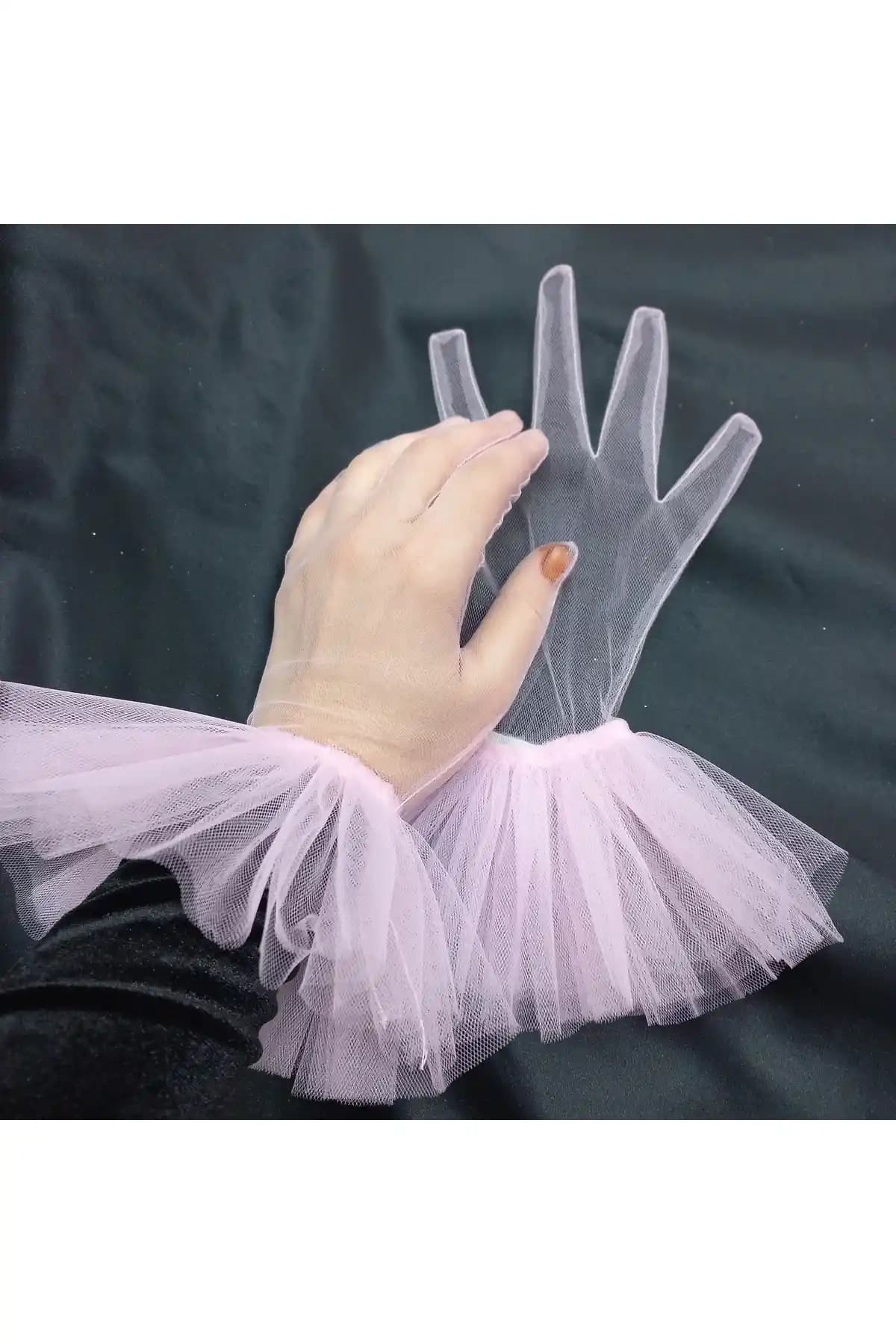 Pembe Tül Eldivenler: Tarihçe, Stil Önerileri ve Kullanım İpuçları