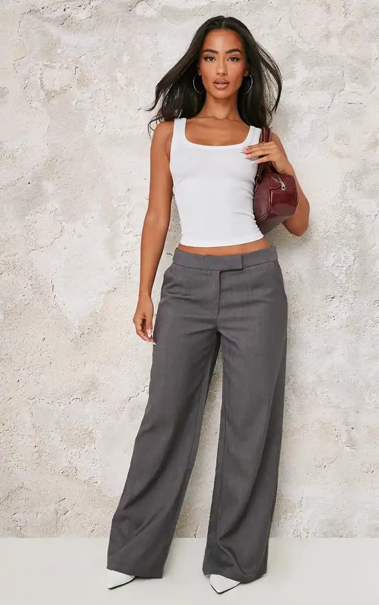 Petite Pantolon Seçimi ve Stil İpuçlarıyla Küçük Bedenlerde Şıklık ve Konfor
