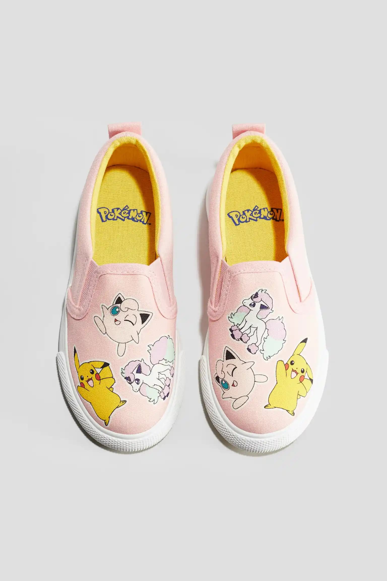 Pokemon Ayakkabıları: Renkli ve Özgün Tasarımlarla Moda ve Koleksiyon Dünyasında Yeni Trend
