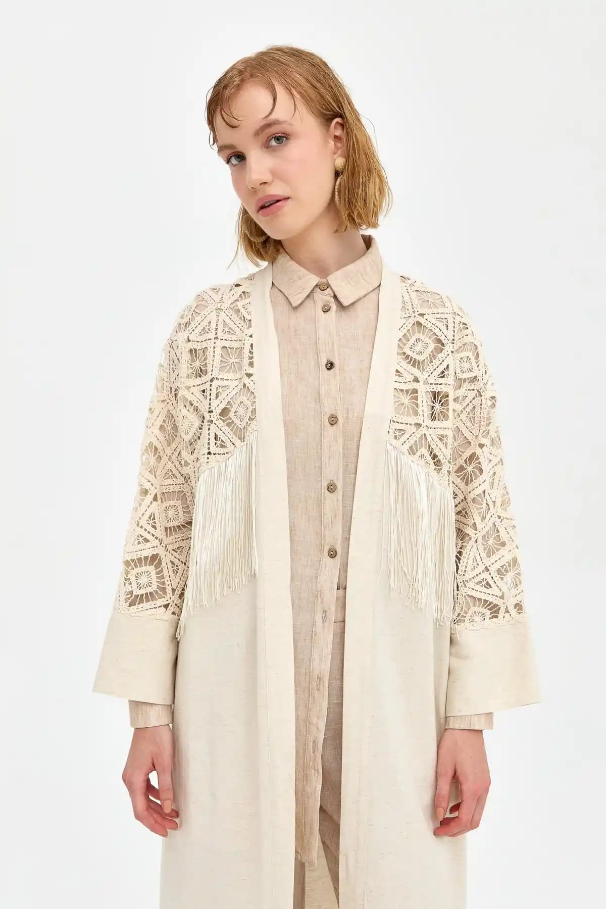Püsküllü Kimono Trendleri ve Modern Kombinasyonlar Hakkında Kapsamlı Rehber