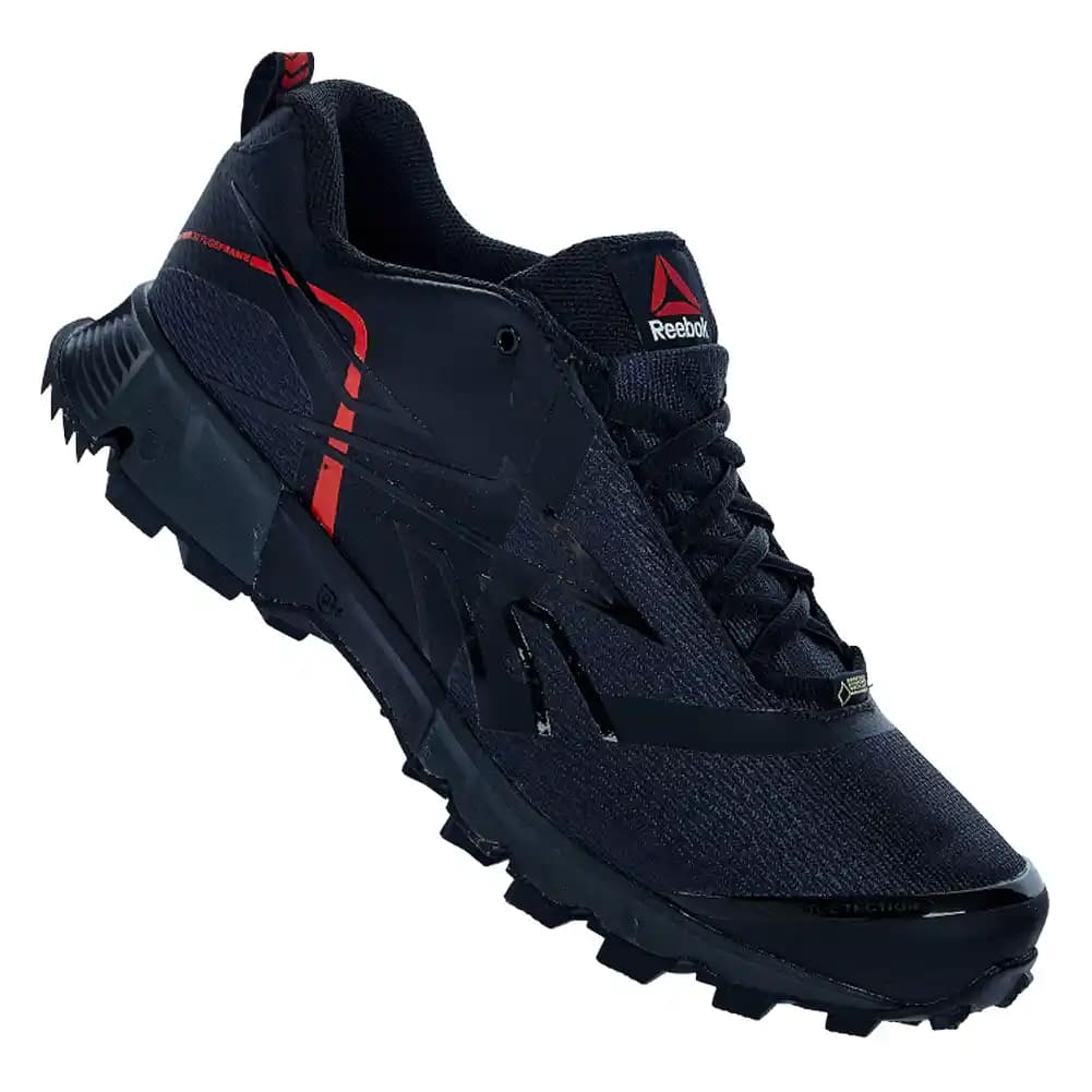 Reebok outdoor giyim ve aksesuarlar: fonksiyonellik ve şıklık ile doğa ve şehir yaşamına uygun ürünler