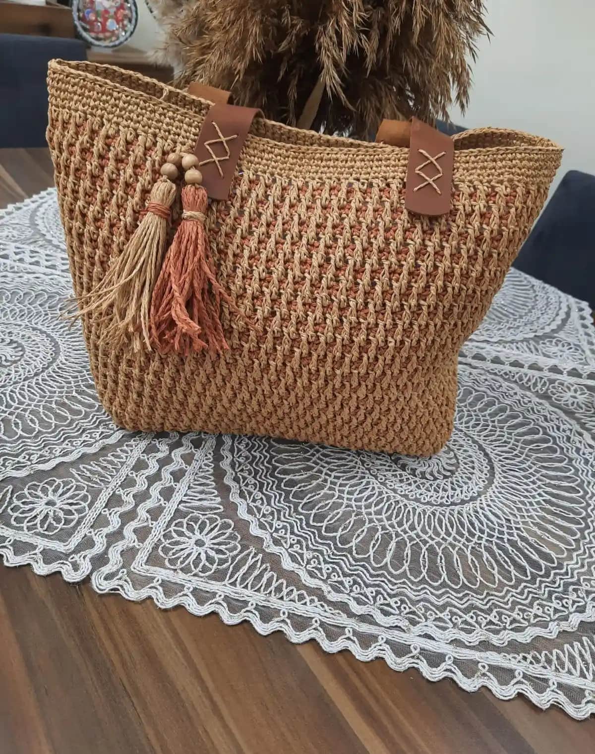 Renkli Kağıt İp Çantalarla Tarzınızı Yaratıcı ve Sürdürülebilir Şekilde Yansıtın