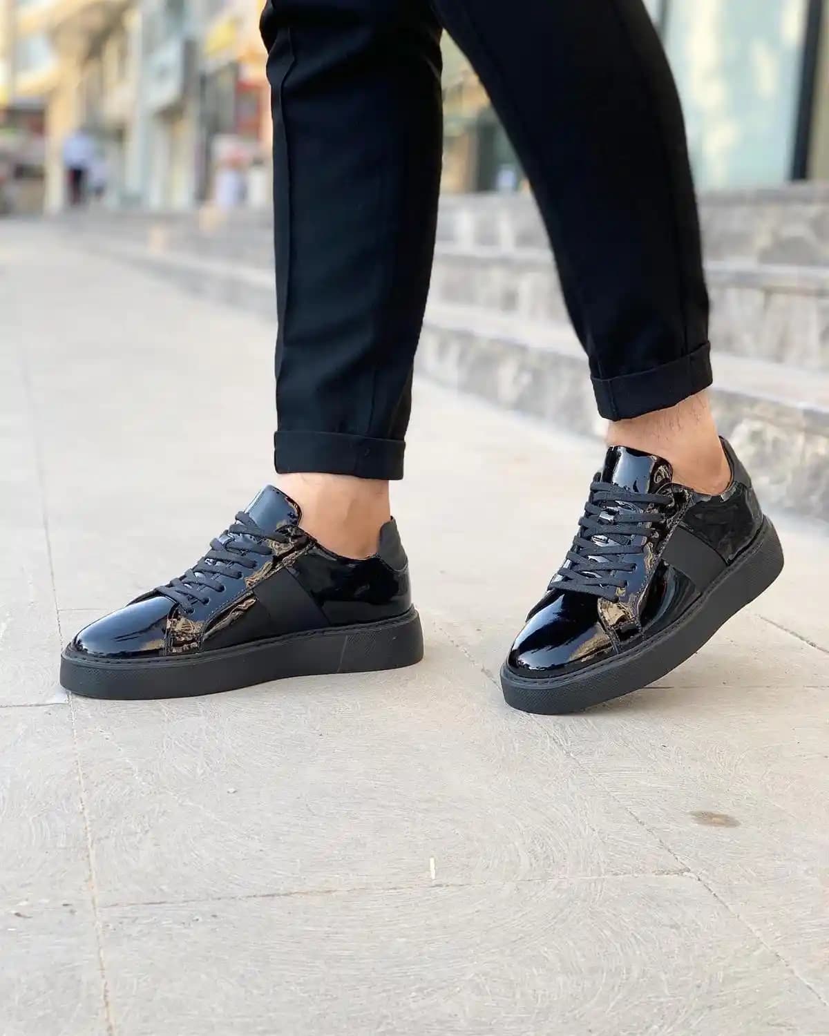 Rugan Sneaker Nedir ve Moda Dünyasında Neden Bu Kadar Popüler