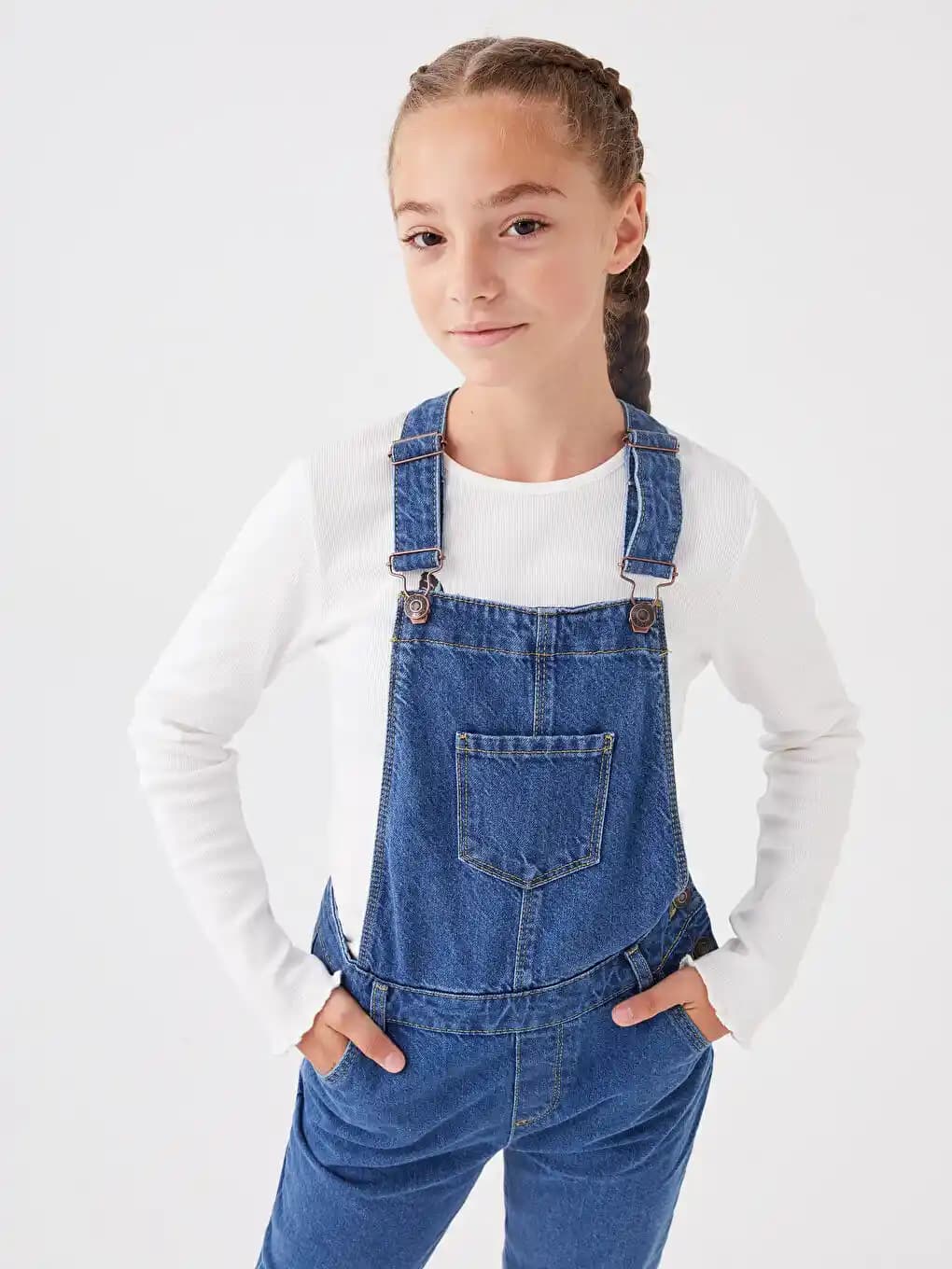 Salopet Kız Çocuk Giyiminde Konfor ve Şıklığın Güncel Trendleri