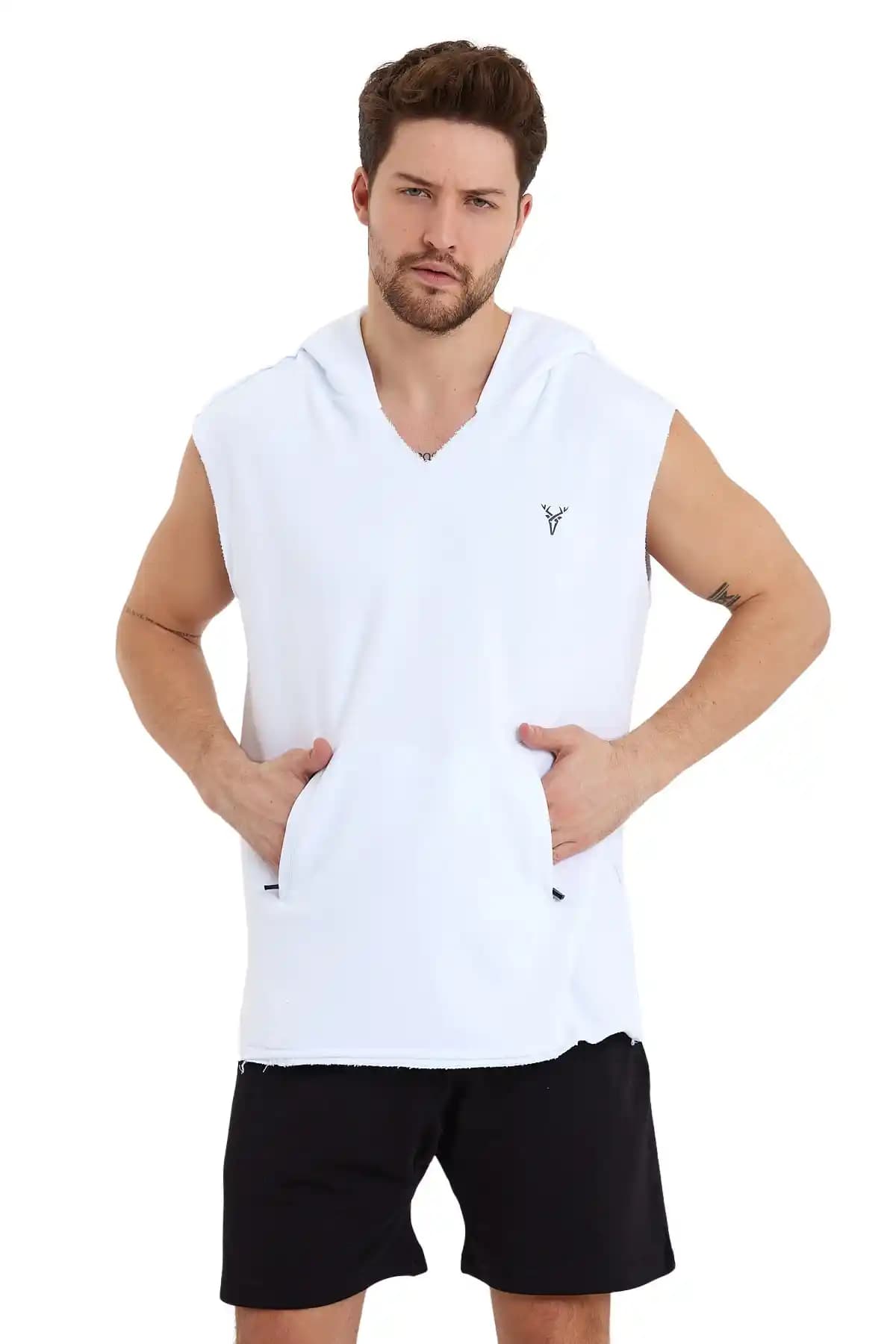 Sıfır Kol Kapşonlu Sweat ile Günlük Şıklık ve Konforu Yakalayın