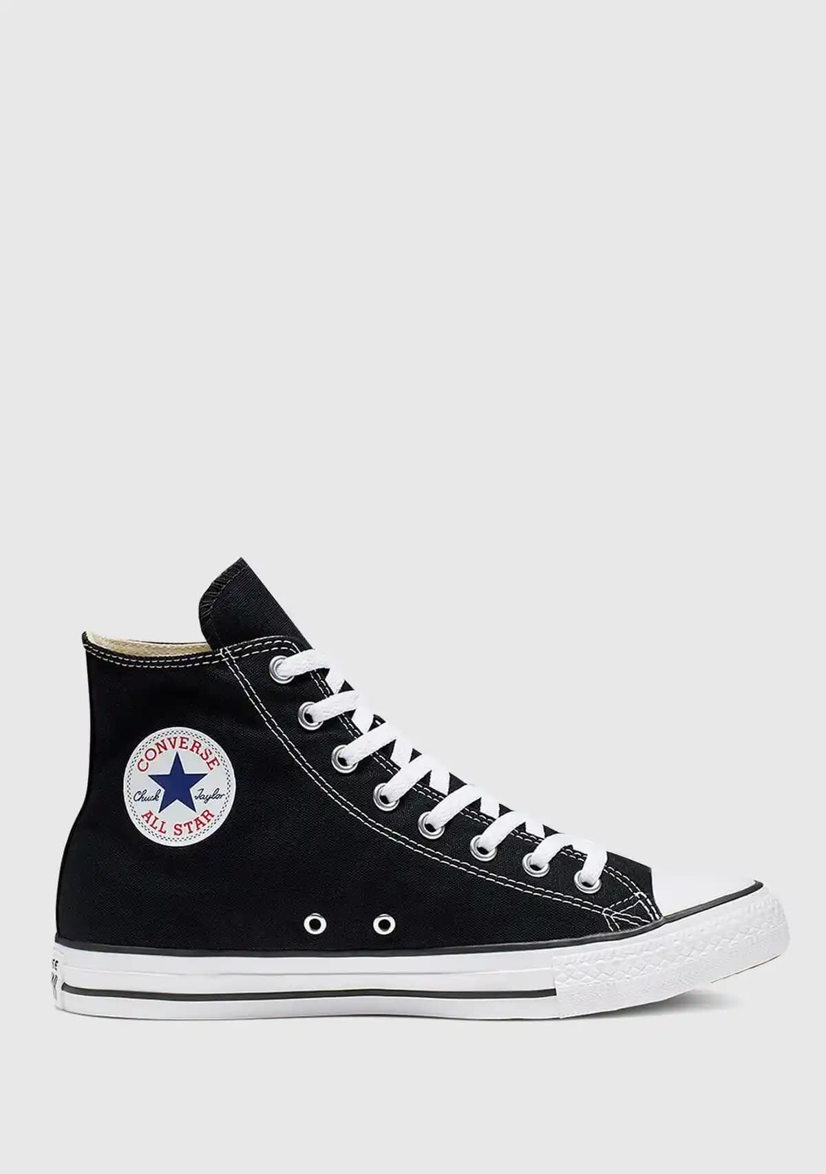 Siyah Kadın Converse Ayakkabılarıyla Tarzınızı Yansıtın ve Güncel Moda Trendlerine Uyun