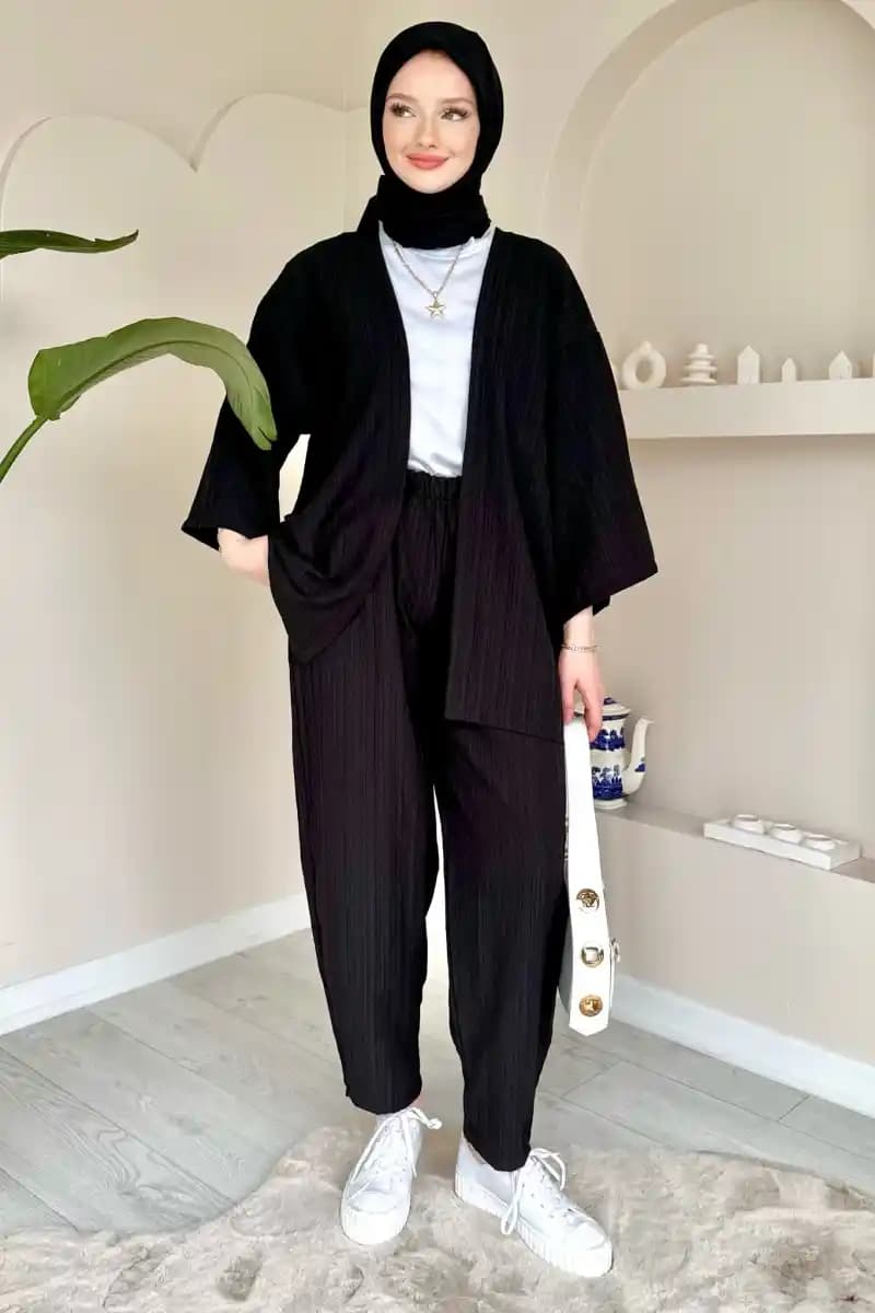 Siyah Kimono Takımlarının Günümüzdeki Moda Trendlerindeki Yeri ve Kombinasyon İpuçları