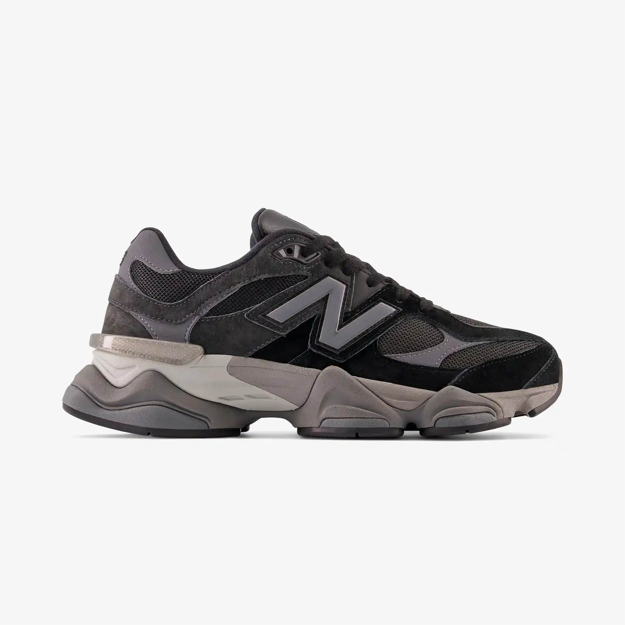 Siyah New Balance Ayakkabılar: Konfor ve Şıklığın Modern Buluşması