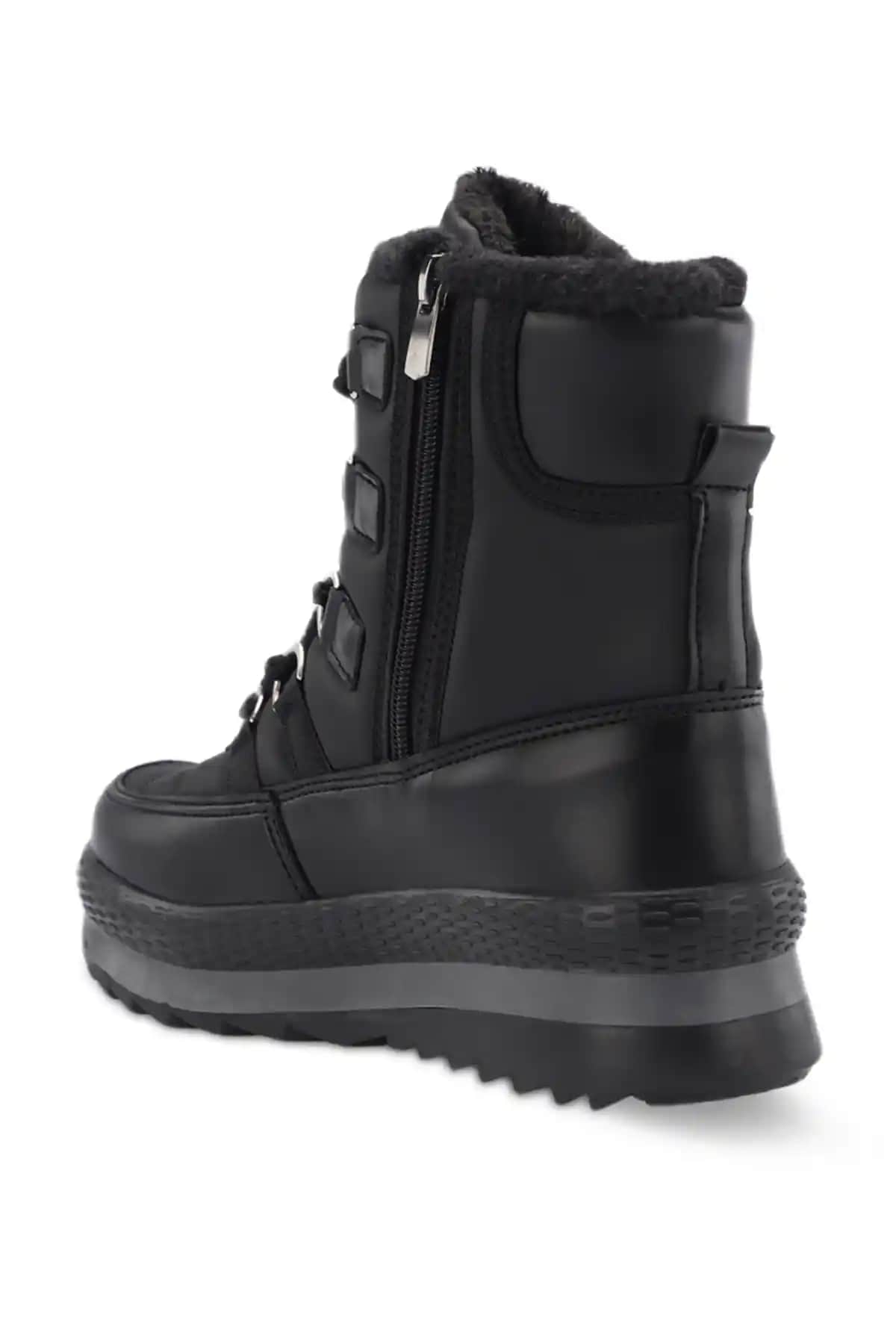 Slazenger Kadın Botları: Şıklık ve Konforu Bir Arada Sunan Güncel Modeller