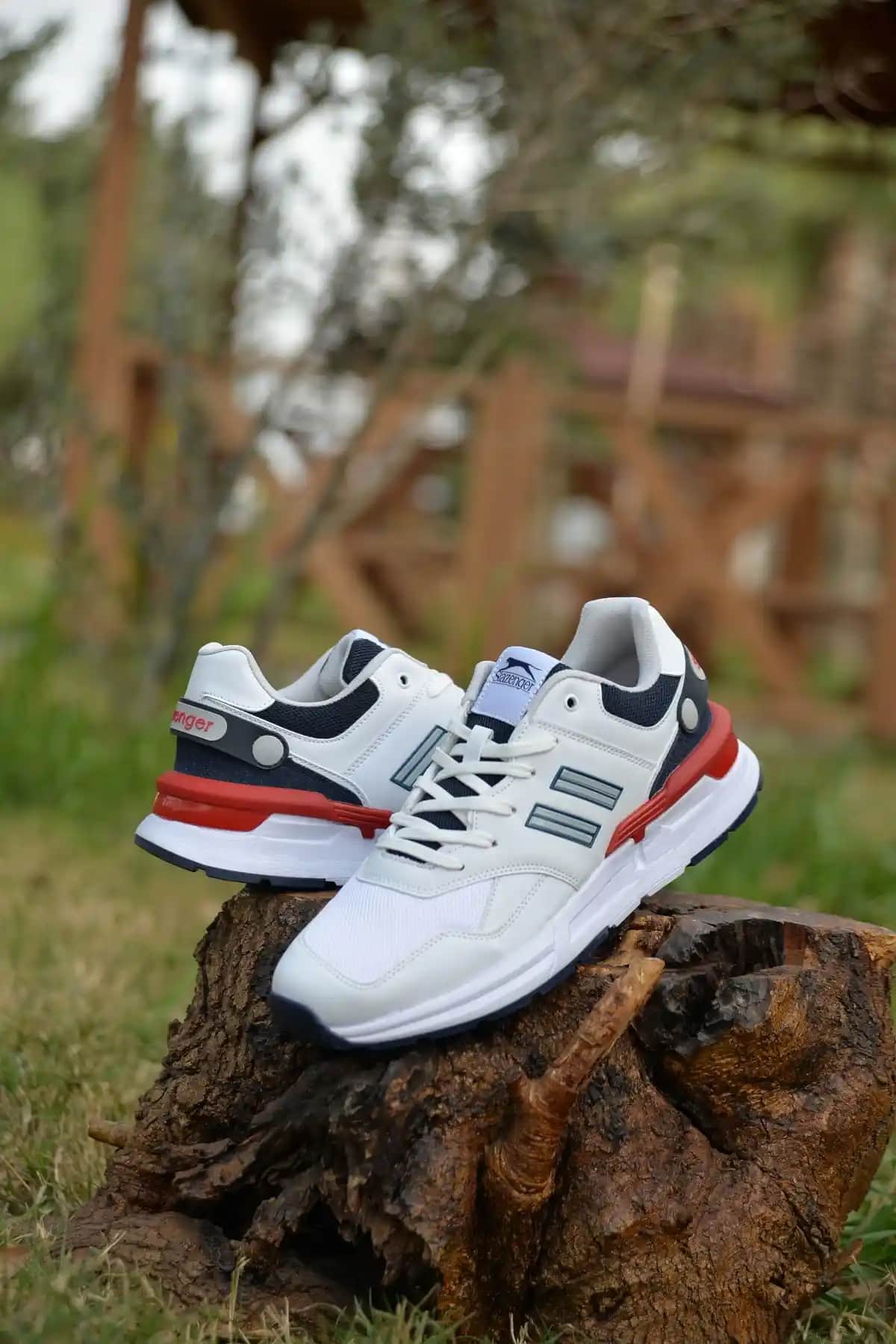 Slazenger Yazlık Ayakkabı Koleksiyonu: Konfor ve Şıklık Bir Arada Sunar