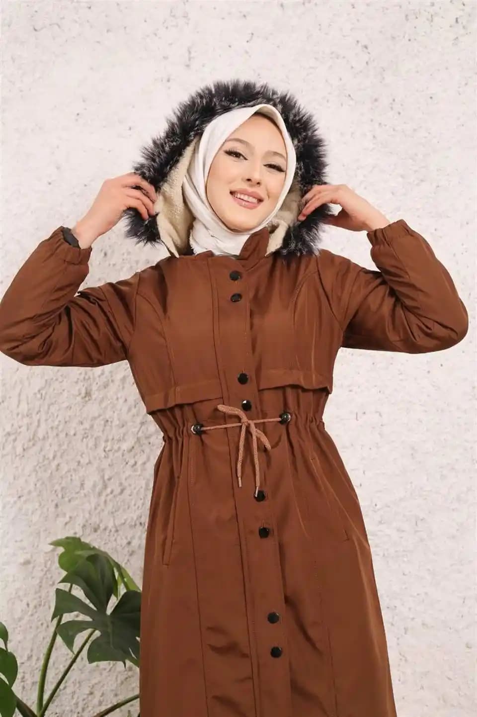 Su Geçirmez Kabanlar: Modern Tasarımlar ve Fonksiyonellik Bir Arada