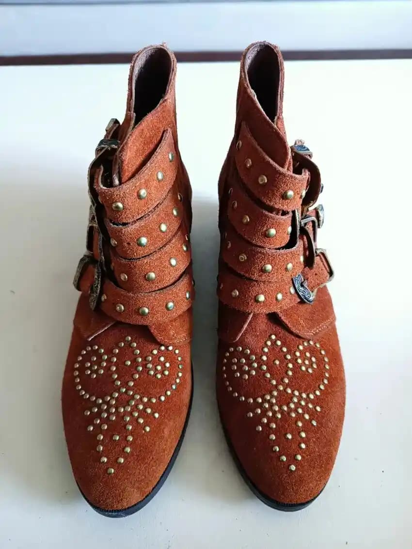 Süvet Ayakkabılar: Şıklık ve Konforun Modern Buluşması Hakkında Detaylı Bilgi