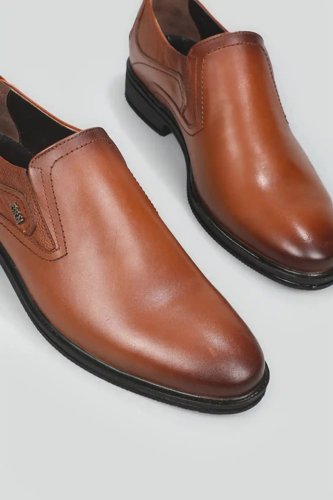 Taba Erkek Ayakkabılarının Moda ve Konfordaki Yeri Güncel Trendler ve Seçim İpuçları