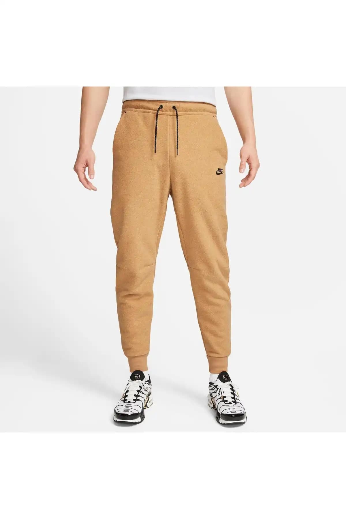 Tech Fleece Alt Ürünleri ile Günlük Şıklık ve Fonksiyonellik Bir Arada