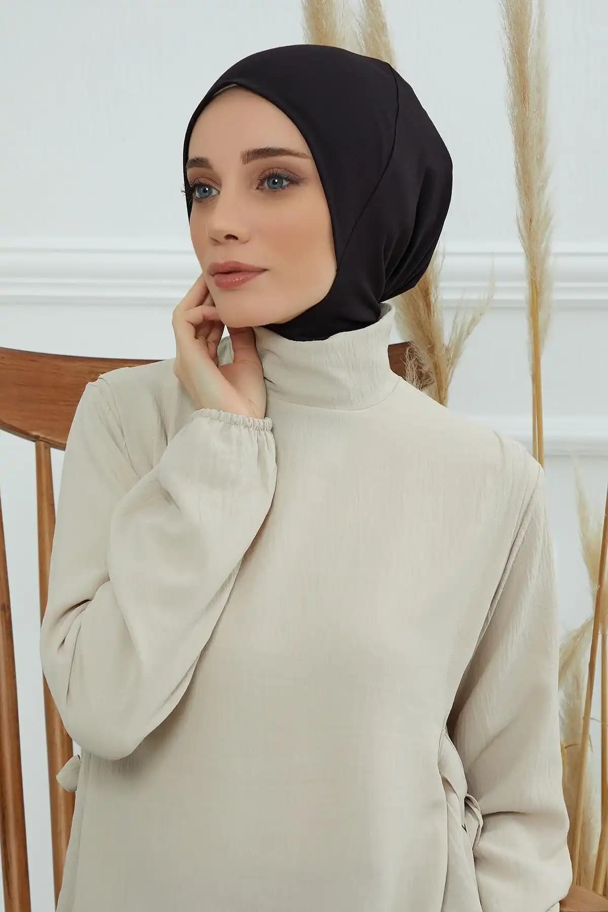 Tesettür Bone Modelleri: Şıklık ve Konforu Bir Arada Sunan Modern Seçenekler