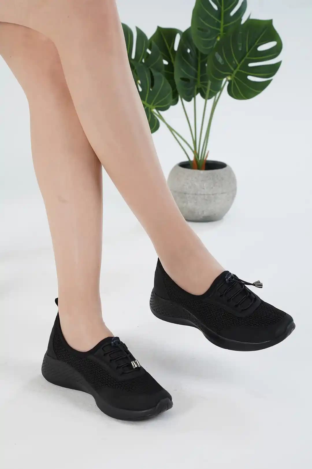 Topuk Dikeni İçin Bayan Spor Ayakkabısı Seçerken Dikkat Edilmesi Gerekenler ve En İyi Modeller