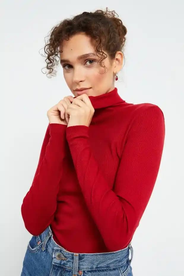 Triko Kombinasyonu ile Şıklığı Yakalayın Güncel Moda Trendleri ve Stil Önerileri
