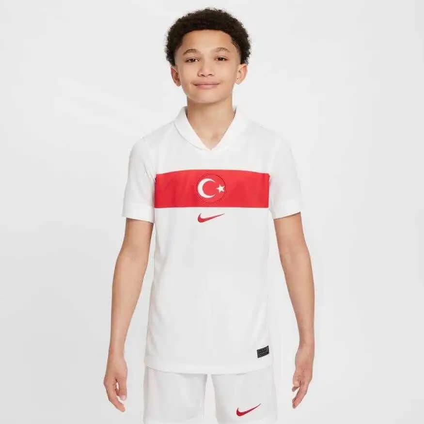 Türkiye’de Çocuk Forması Seçerken Dikkat Edilmesi Gerekenler ve Trendler